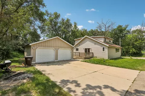 w825 Dunbar Avenue, Bloomfield, WI 53105