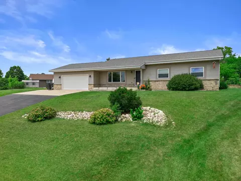 424 Clover, Eagle, WI 53119