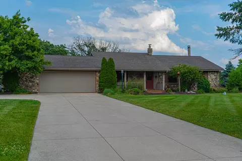 w330s8238 Isabelle, Mukwonago, WI 53149
