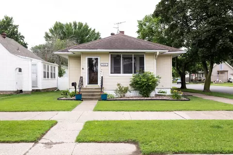 2102 Winnebago, La Crosse, WI 54601