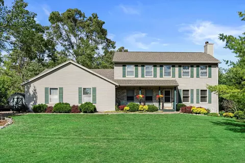 9830 W Elm Leaf, Franklin, WI 53132