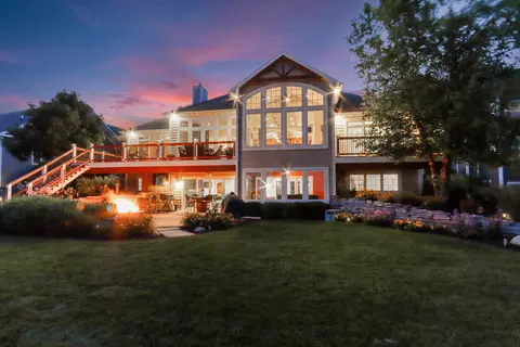 530 S Boulder Rdg, Lake Geneva, WI 53147