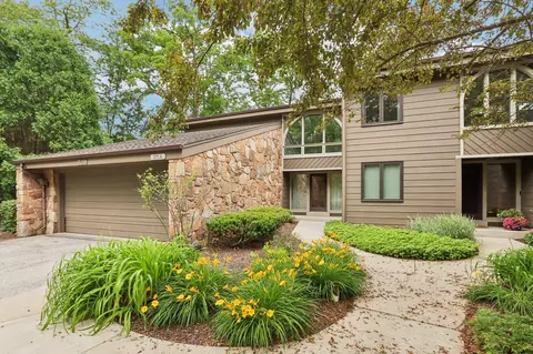175 N Elm Grv #A, Brookfield, WI 53005