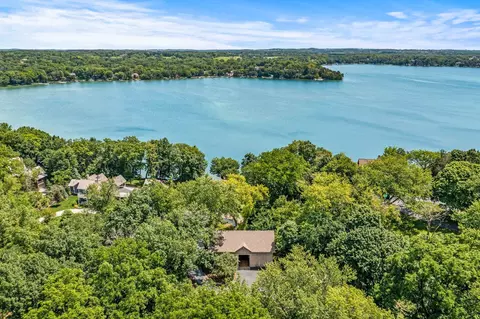 6142 N State Road 83, Chenequa, WI 53029