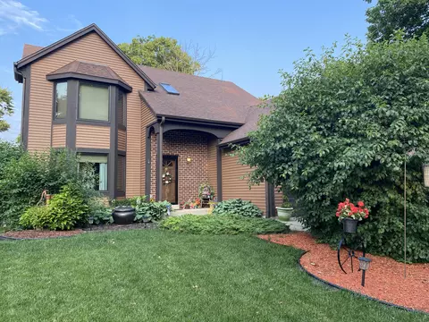 3178 S 107th, West Allis, WI 53227