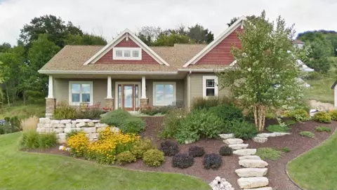 2435 Spring Hl, Onalaska, WI 54650
