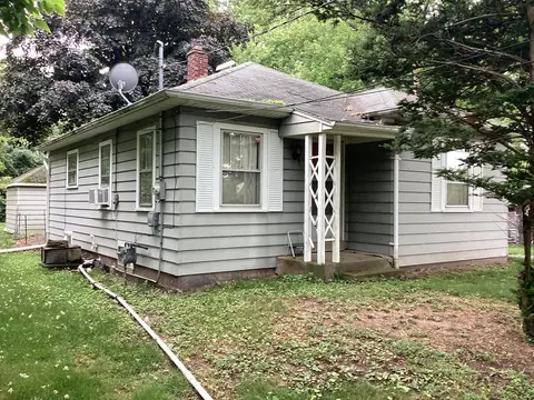 4021 W Edgerton, Greenfield, WI 53221