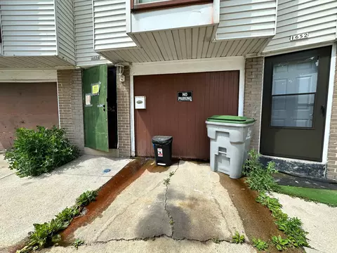 1654 N Mayflower, Milwaukee, WI 53205