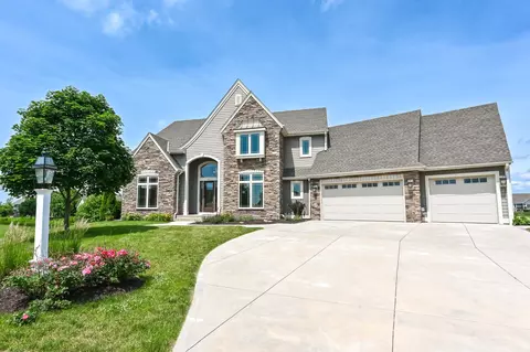 2908 Broken Arrow, Waukesha, WI 53189