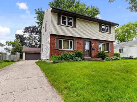 6119 W Boehlke, Milwaukee, WI 53223