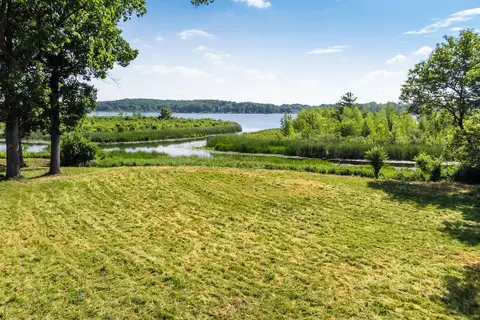 2852 Peninsula, Delafield, WI 53018