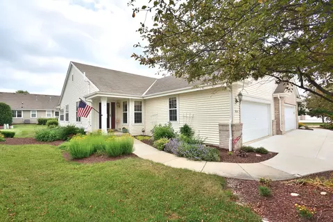 615 Ravenwood #A, Waterford, WI 53185