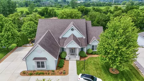 8027 S Bernards, Oak Creek, WI 53154