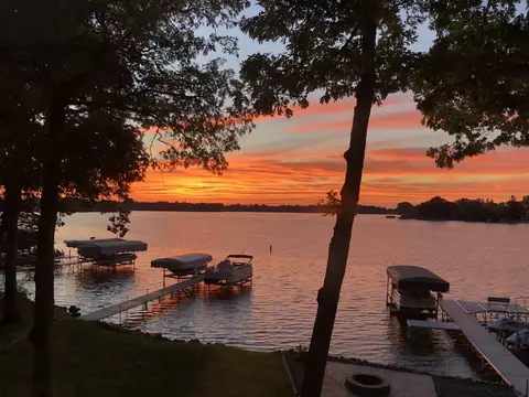 3502 Shore #3504, Burlington, WI 53105