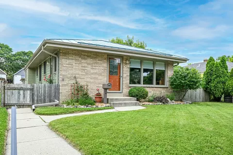 2229 S Lenox, Milwaukee, WI 53207