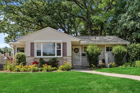 4614 Harding, Kenosha, WI 53142