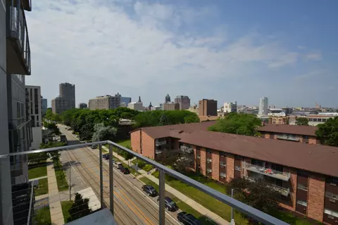601 E Ogden #608, Milwaukee, WI 53202