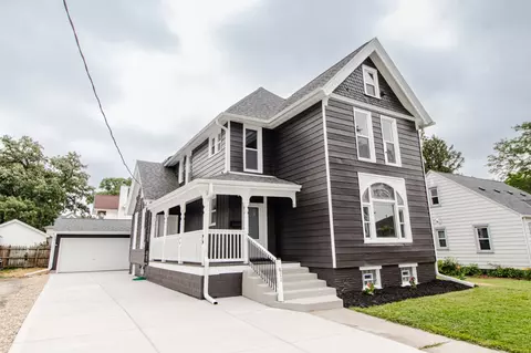 811 S 6th, Watertown, WI 53094