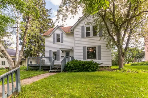 313 W Division, Dodgeville, WI 53533