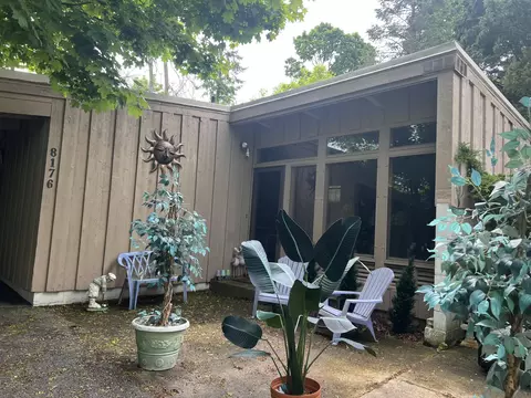 8176 N Seneca, Fox Point, WI 53217