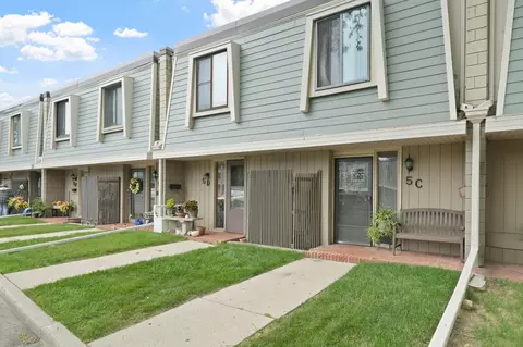 3333 5th #5C, South Milwaukee, WI 53172