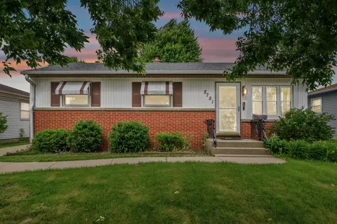 2751 S 98th, West Allis, WI 53227