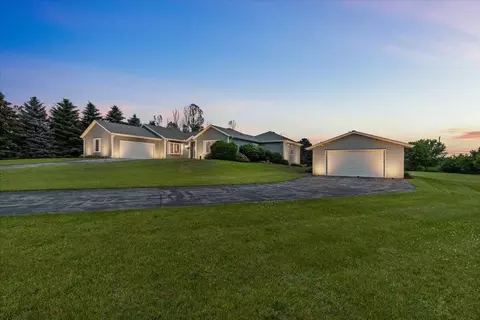1032 Jamesway, Hubertus, WI 53033
