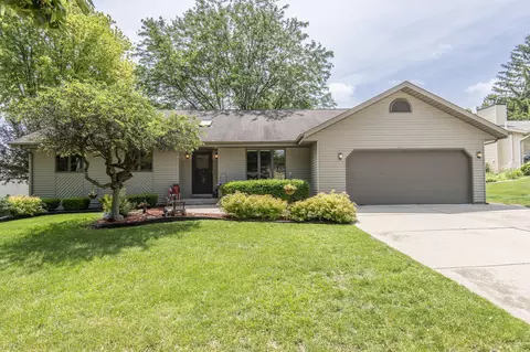 1015 Hawthorn, West Bend, WI 53095
