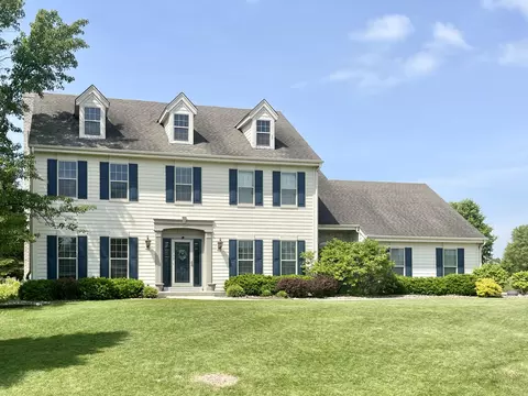10517 N Burning Bush, Mequon, WI 53092
