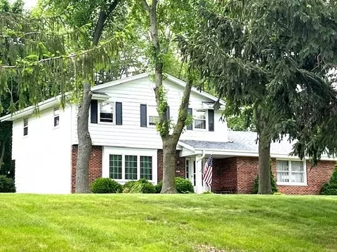3315 S Ann Louise, New Berlin, WI 53146