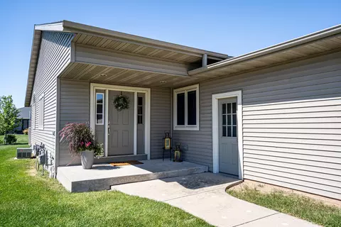 141 Parkview, Cedar Grove, WI 53013