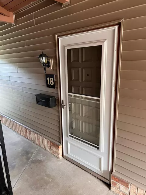 11910 W W Ml #18, Milwaukee, WI 53225