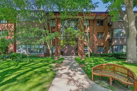 1219 N Jackson #102, Milwaukee, WI 53202