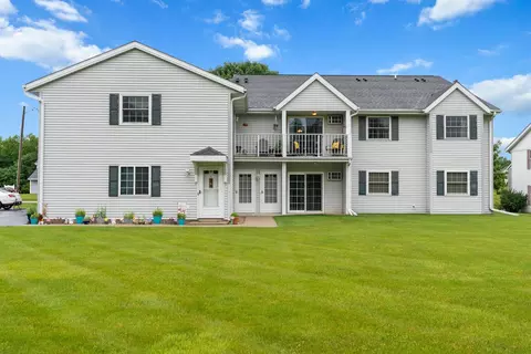 254 Minz Park #4, West Bend, WI 53095