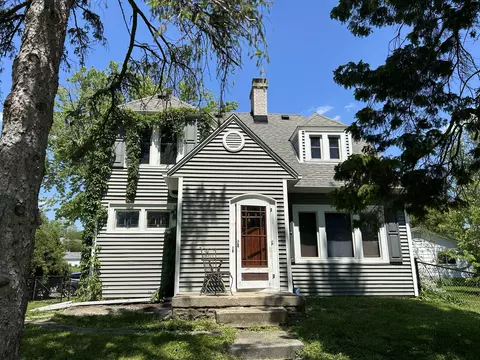 1825 Mapleton, Waukesha, WI 53188