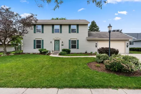 1153 Turnberry, Pewaukee, WI 53072