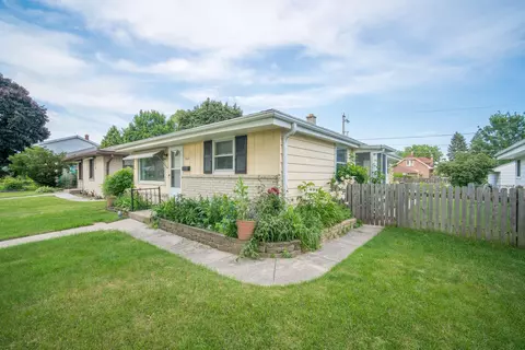 5422 N 19th, Milwaukee, WI 53209