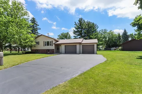 635 W W Est, Elkhorn, WI 53121