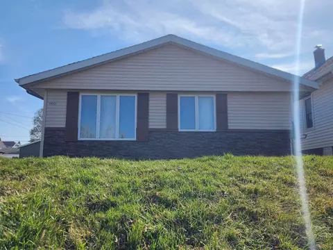 1901 S 16th #2, Sheboygan, WI 53081