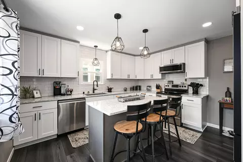 1128 S 98th, West Allis, WI 53214