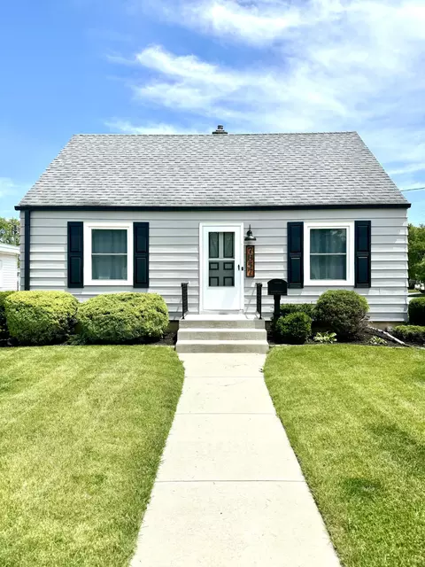 7857 19th, Kenosha, WI 53143