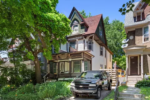 2726 W Mckinley, Milwaukee, WI 53208