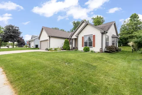 353 St Kilian, Hartford, WI 53027