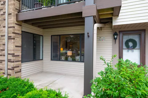 w176n9759 Rivercrest #5, Germantown, WI 53022