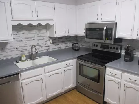 3609 N Tucker #305, Milwaukee, WI 53222