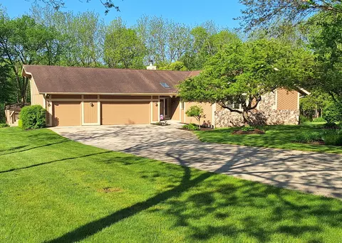 s87w28229 Lookout, Mukwonago, WI 53149