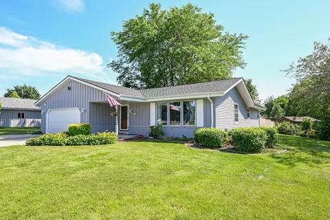 7325 W Imperial, Franklin, WI 53132