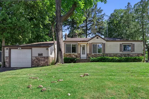 34015 White Oak, Burlington, WI 53105
