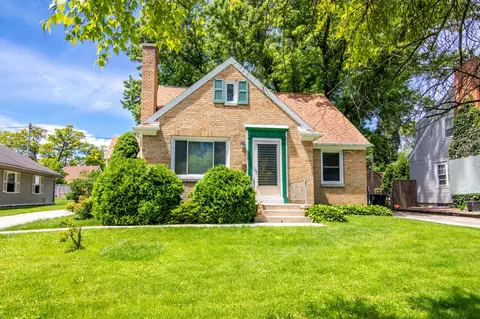 3427 S Crandon, Greenfield, WI 53219