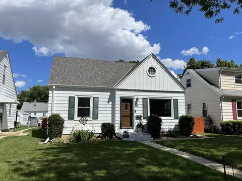 1030 S 115th, West Allis, WI 53214